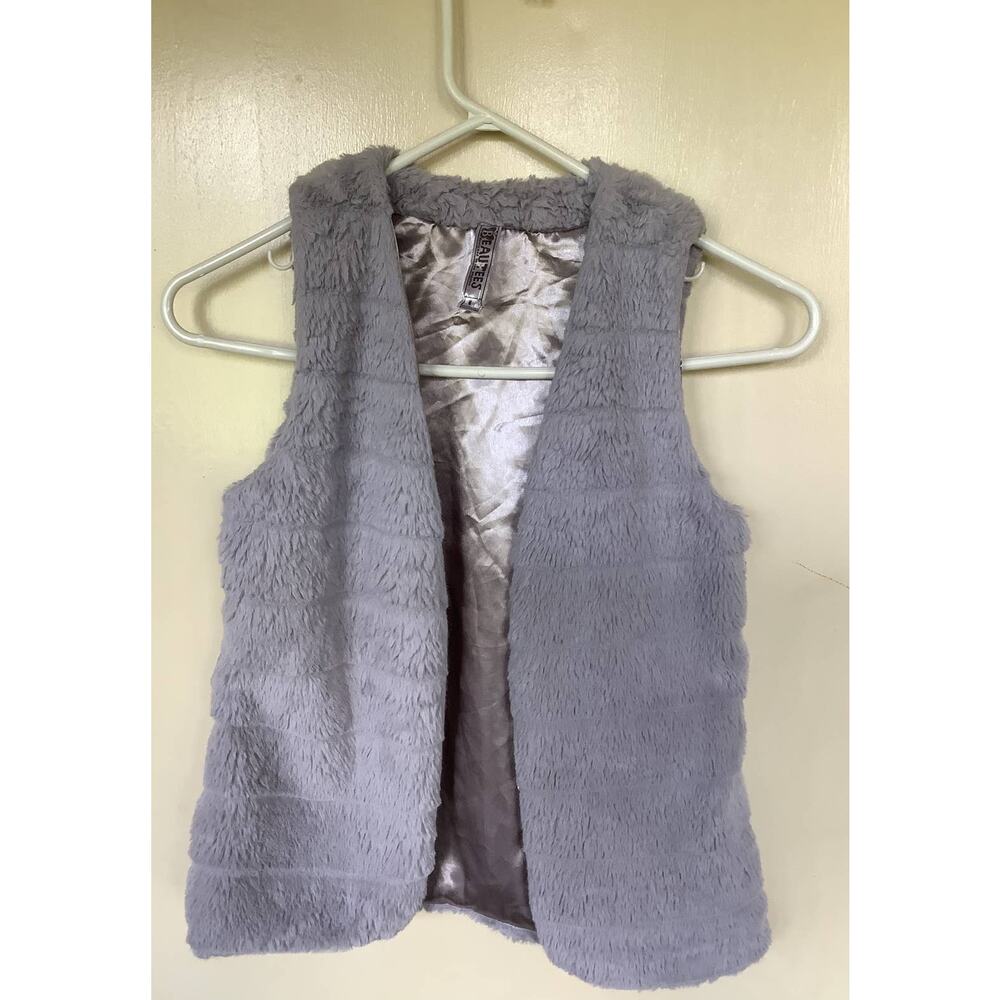 Beauties designed in Los Angeles fur vest, size M (6-8)